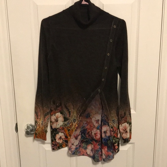 Desigual Tops - Desigual turtle neck tunic ❣️ beautiful print ❣️